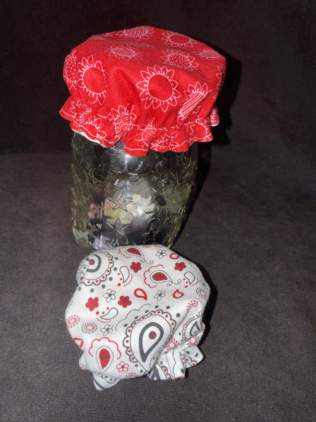 Red Sunflower/ Black and White Paisley Jar Bonnet - Regular Mouth
