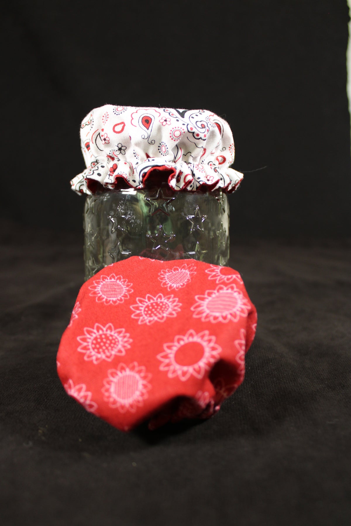Red Sunflower/ Black and White Paisley Jar Bonnet - Regular Mouth